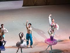 -交通银行前滩31演艺中心