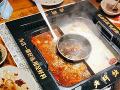 -老牌坊云南鱼豆花火锅(哈西万达店)