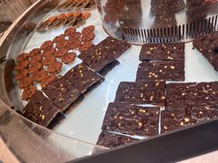 -HOT CRUSH趁热集合·现烤面包(环球港店)