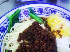 -渝之汇牛肉豌杂面