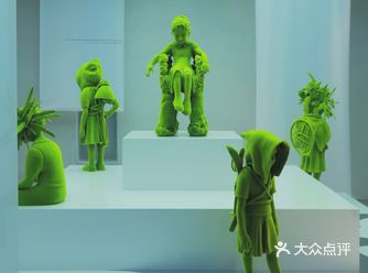 【恰逢此刻与苔藓绿精灵相遇】