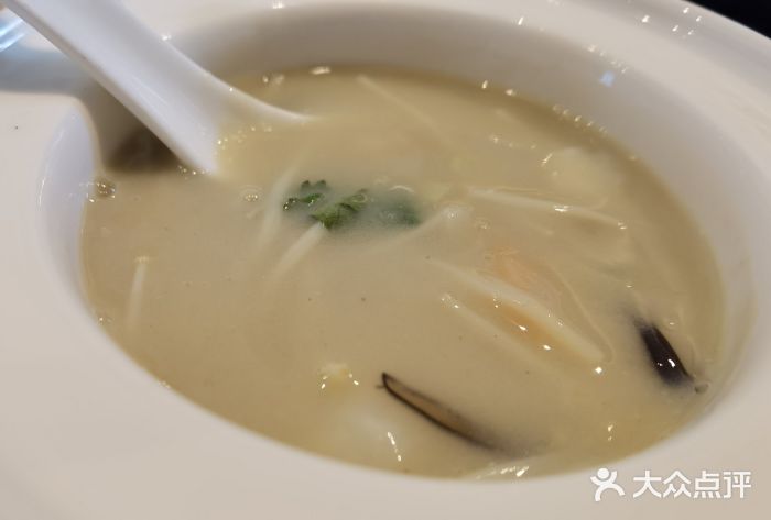 名佳荟鱼茸海鲜羹图片