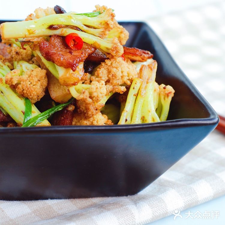 菜花怎么做才好吃？教你最简单的做法，香辣过瘾，开胃下饭又解馋