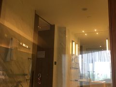 -上海滴水湖皇冠假日酒店