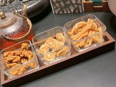 -忆江南·临江鱼馆