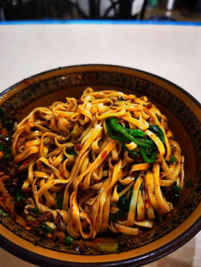 川味面-"成都市区已经很难吃到这种味道的红汤炸酱面.