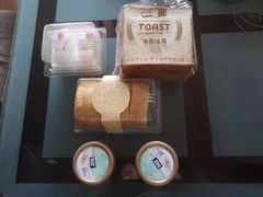 -红宝石·鲜奶小方·海派西点房(南丹店)