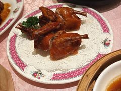 脆皮乳鸽-囍凤楼·粤菜·点心·火锅(温特莱店)