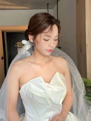 -Lady  Jane高端婚纱礼服馆