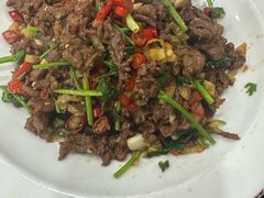 -湖南人家湘菜馆(镇江路店)
