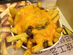 芝士蘑菇牛肉普丁-纽约薯条(世豪广场店)