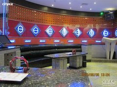 -乐翻天量贩式KTV(淞发路店)