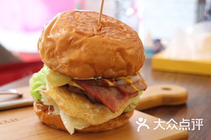 牛巴达|超好吃的台湾汉堡(曾厝垵旗杆内街店)图片 - 第1张