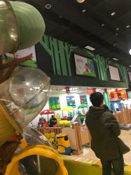 -玩塾品格乐园(宇宙太空龙旗店)