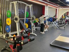 -英派斯健身旗舰店(海信国际中心馆)