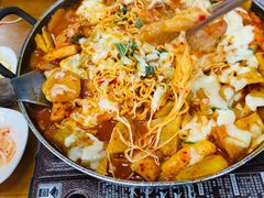 -亲昵春川鸡排(韩国美食街店)