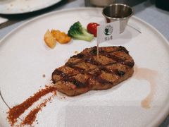 -悦享绿山墙西餐厅