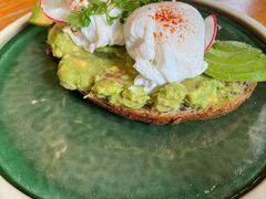 牛油果温泉蛋吐司-O'mills Sourdough Bakery&Bistro(永嘉路店)