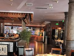 -八府香鸭·啫啫煲(华山路店)