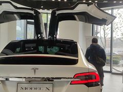 -TESLA 特斯拉(上海太古汇体验店)