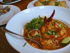 -Chom Cafe and Restaurant