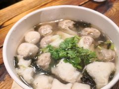 鱼丸鲜肉馄饨-手劲鱼丸馄饨铺(哈一百店)