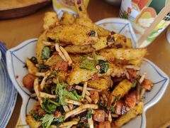 -包整·丝娃娃(一览甲秀楼风景店)