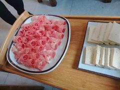 -毛辣果·贵州红酸汤牛肉火锅(西单店)