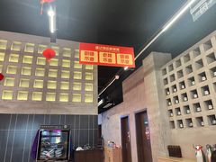 -洪霞餐馆·川菜·鲜货现炒(两江春城店)