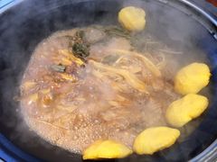铁锅炖杂鱼-铁锅炖灶台鱼老三炖鱼馆