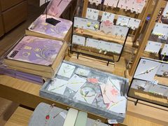 -九木杂物社(新奥购物中心店)