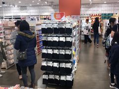 店内环境-名创优品(机场路百信广场店)