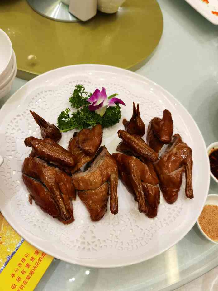 弘雅饭店-"环境:工作日去大厅位置不会很紧张,大厅相.