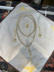 -灵彩珠宝(朗香街店)