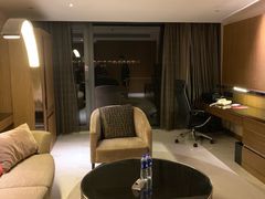 -上海滴水湖皇冠假日酒店