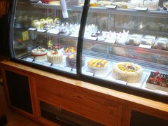 面包甜点陈列柜-皇冠幸福里动物奶油生日蛋糕(常青中路店)