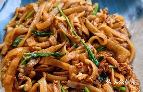 Stir-Fried Beef Rice Noodles