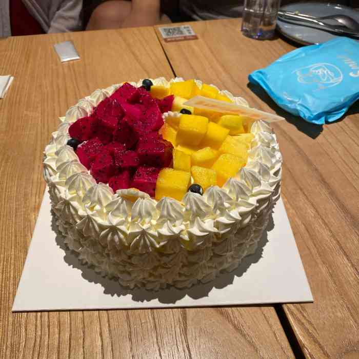 优美滋(中和路卓越店)-"蛋糕店中我还是吃优美滋比较多一点,大概习.