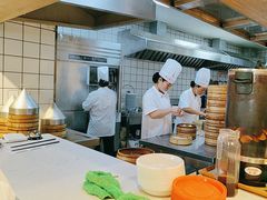 -馋三尺蟹粉小笼(人民广场店)