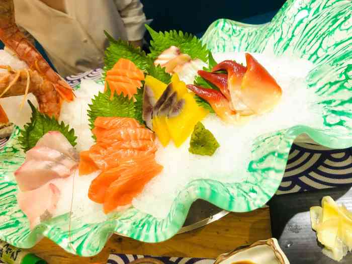 井田精致料理-"位置在新建的恒大解放碑中心3楼,楼下大厅.