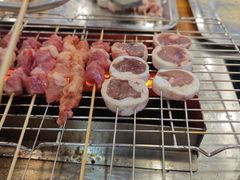 -哈尔滨小酒馆·鲜肉现穿自助烧烤(康新花园店)