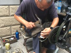 -静安寺修鞋修包修拉链
