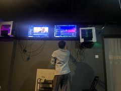 -VR 间客漫·PS电玩·虚拟现实包间游戏电竞(街道口店)
