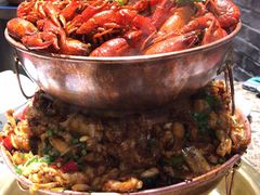 -沪小二炭火蛙锅(淮海中路美食不夜城店)