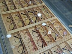 -潘多拉眼镜·蔡司依视路明月(潘家园店)