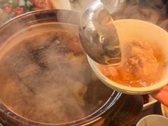 歇力茶炖猪脚-头上红煨盐鸡·非遗院子餐厅