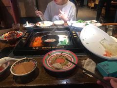 -老牌坊云南鱼豆花火锅(哈西万达店)