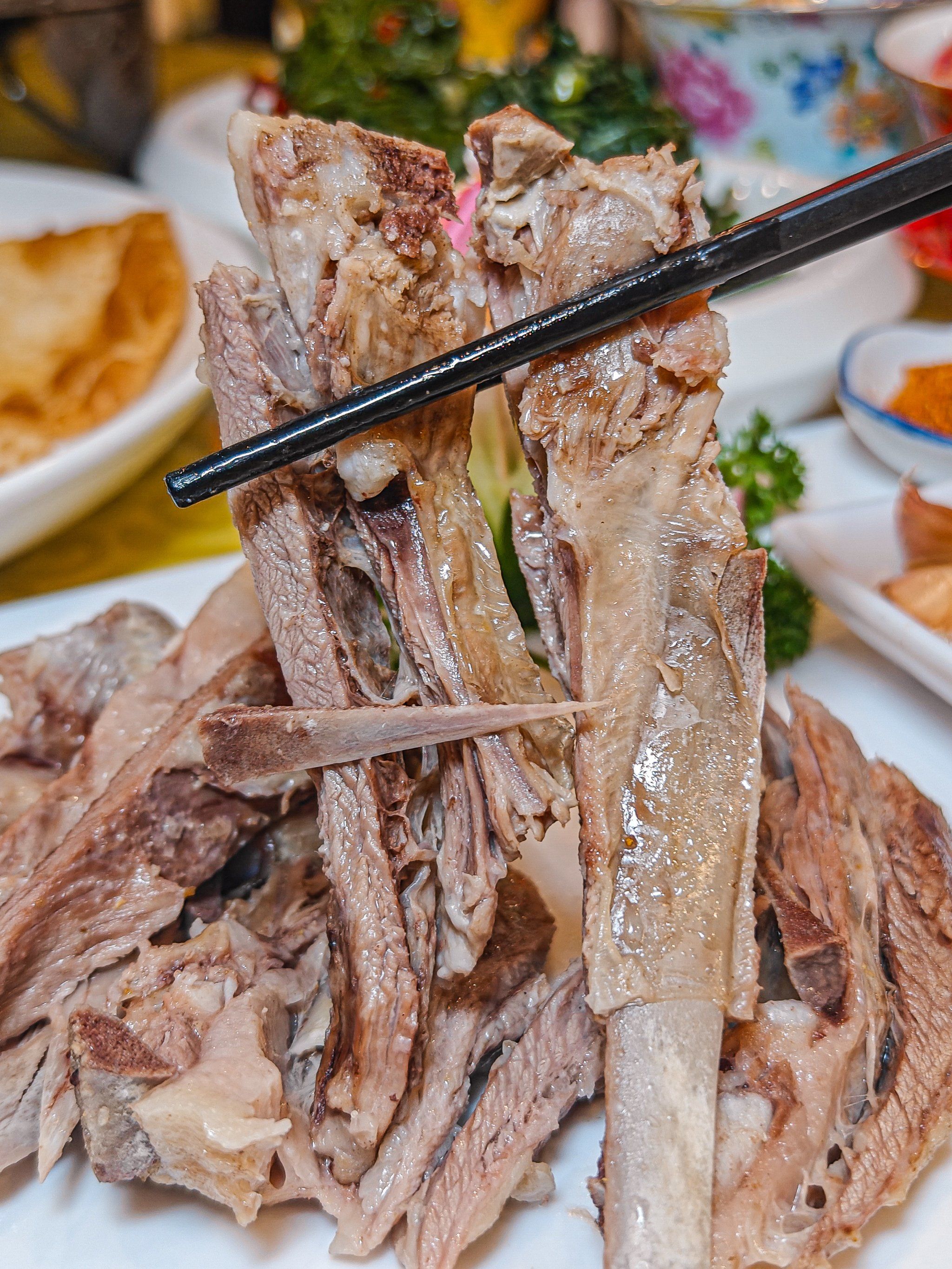 地道宁夏西北菜,这一口手抓羊肉香迷糊了