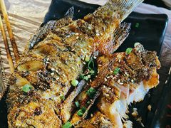 -老街烧烤大排档·地道湖北菜·龙虾馆(汉口火车站店)