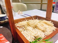 -红鼎豆捞·非遗鲍皇汤火锅(宝丰路店)